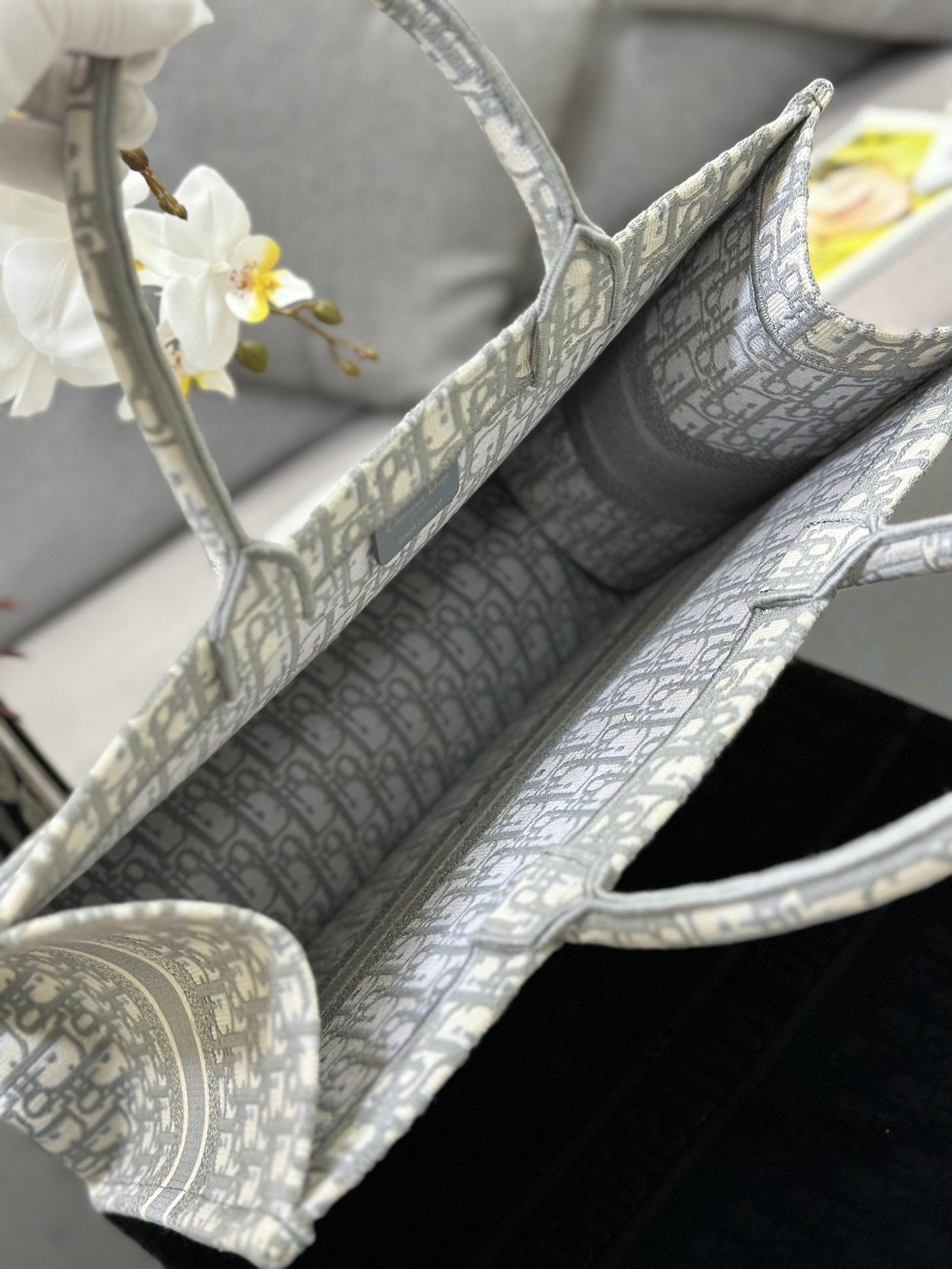 Handbag Dior M1286 size 42 x 35 x 18.5 cm - vstockx