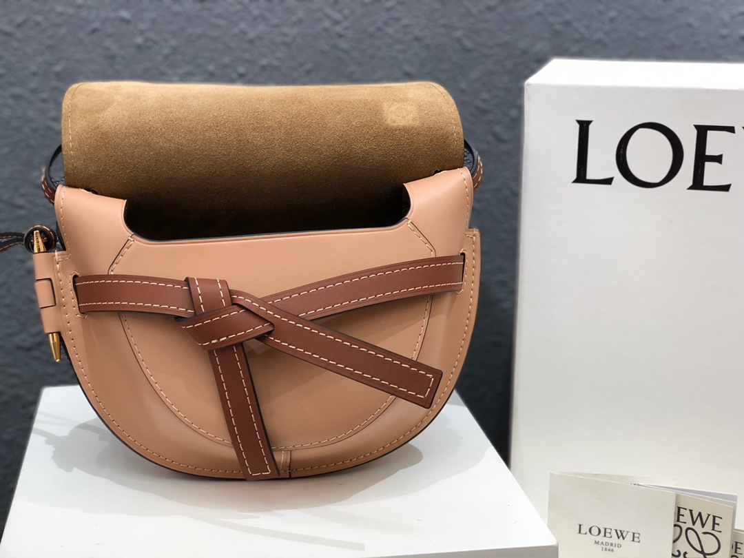 Handbags LOEWE zp size:20*19*11.5 cm - vstockx