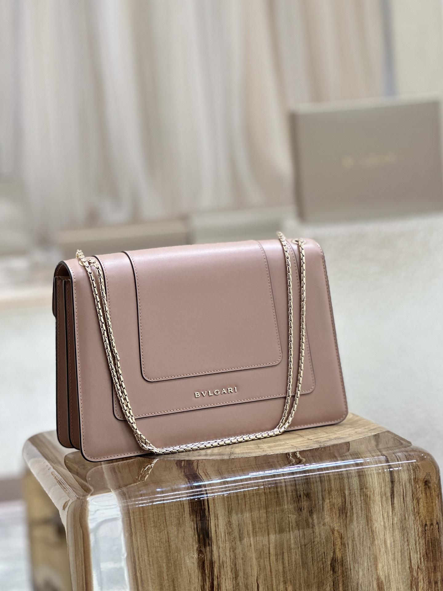 Handbags Bvlgari 35362 size:28*19*8 cm - vstockx