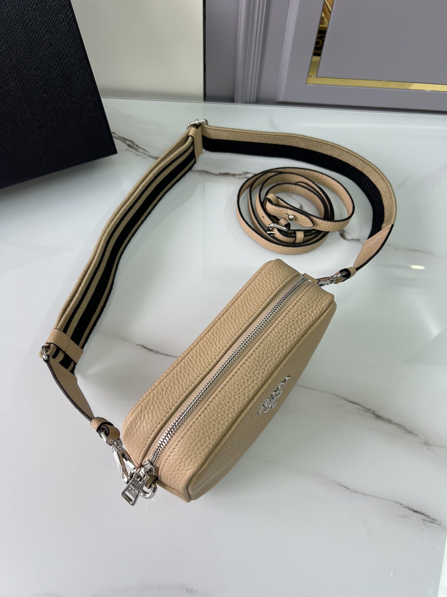 handbags prada 1BH192 19*12*6 - vstockx