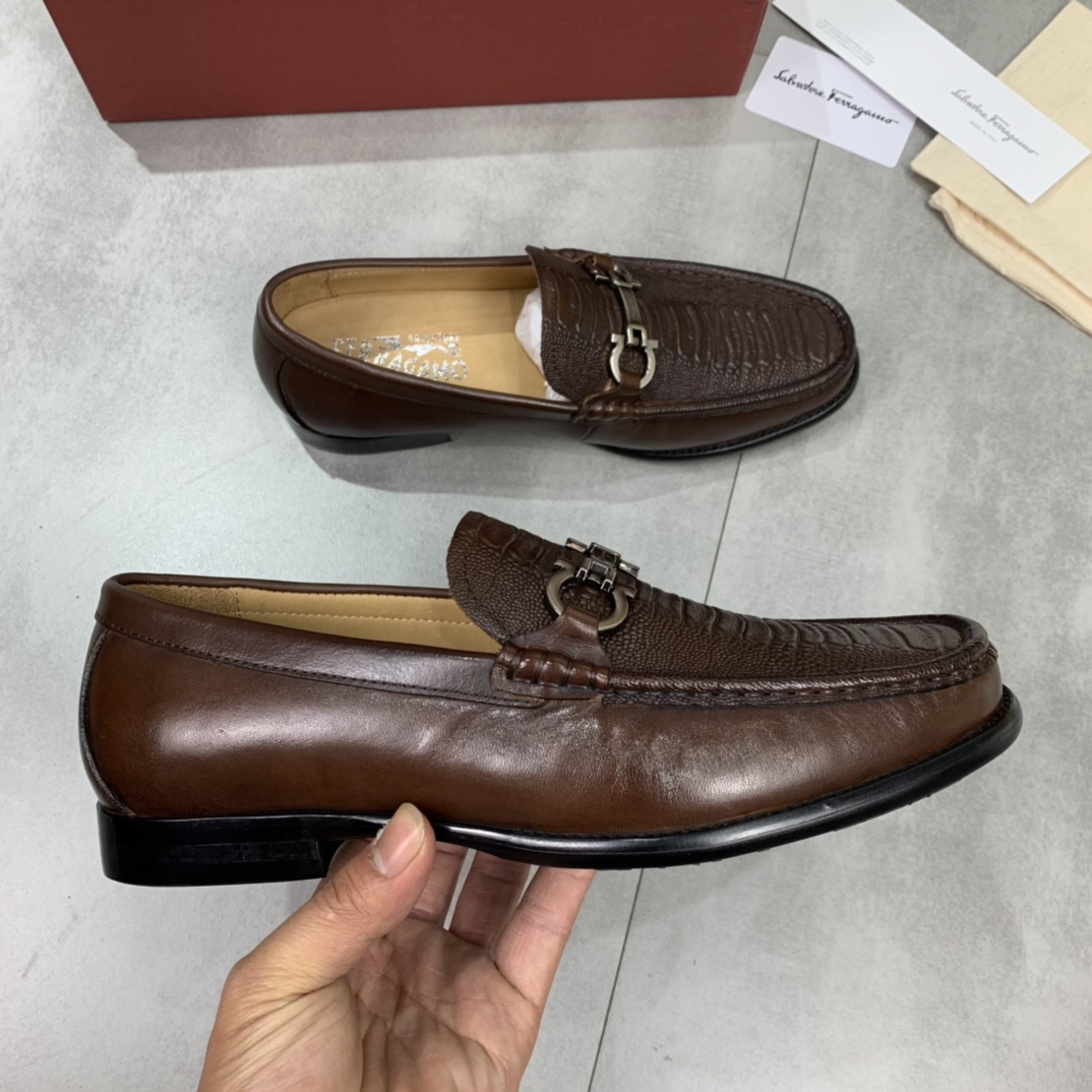 Salvatore Ferragamo Boots 18 - vstockx