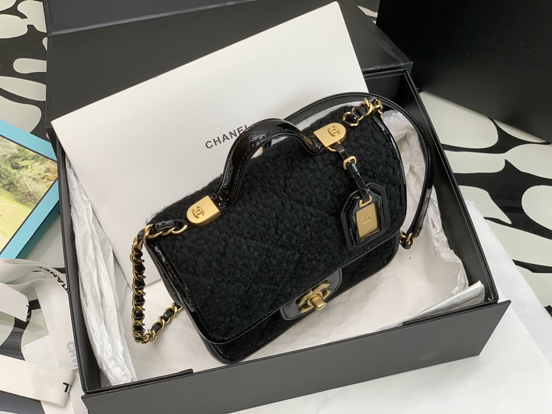 Handbag Chanel size *. * - vstockx