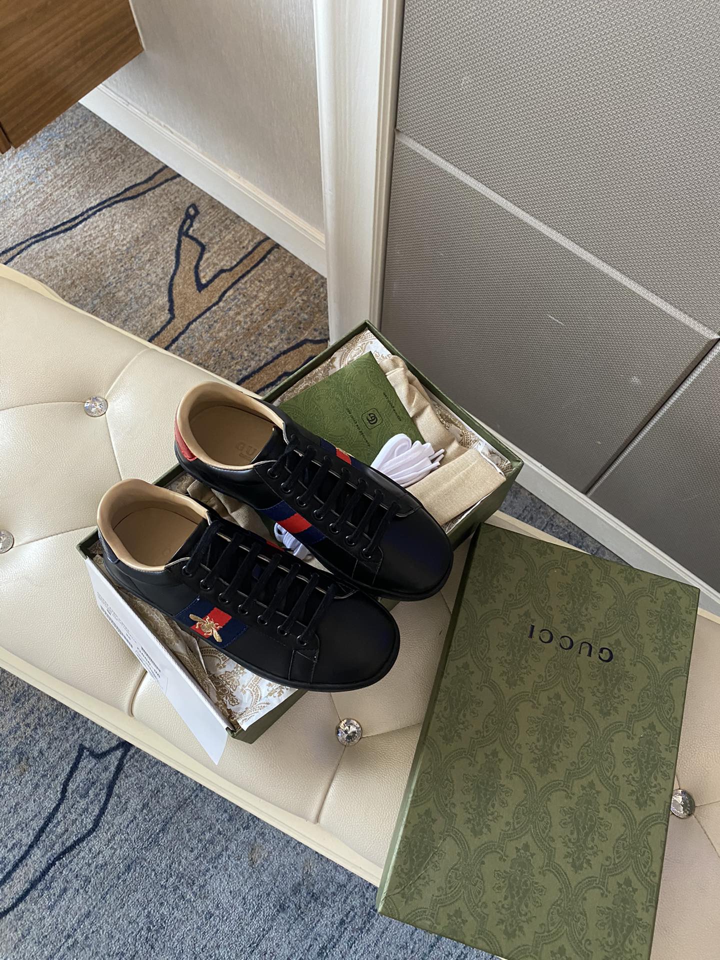 Gucci Women's Ace sneaker with bee sneaker 4 - vstockx