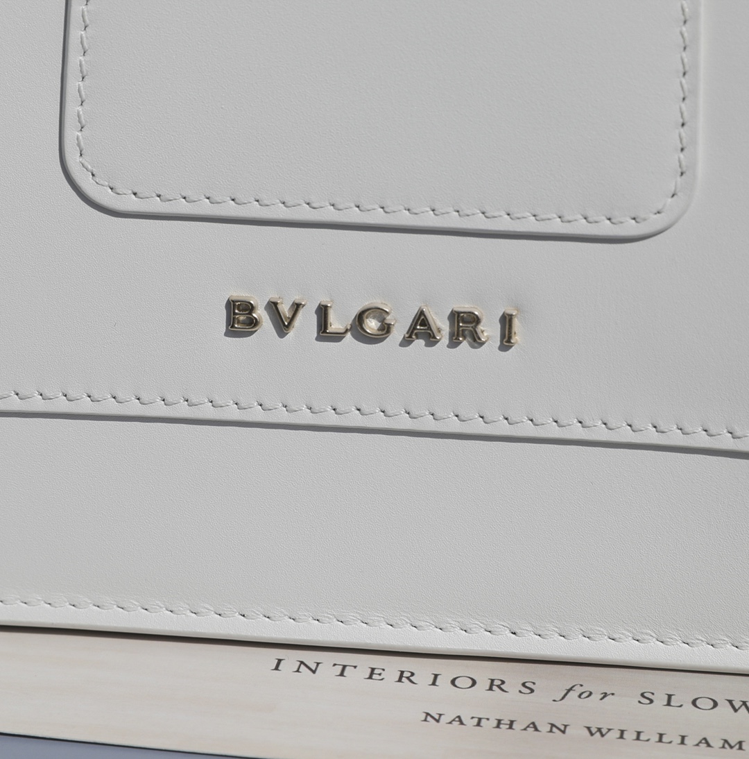 Handbags Bvlgari 24791050 size:18*15*9.5 cm - vstockx
