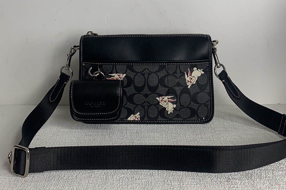Handbags Coach CG300 size:24.5*16*5 - vstockx