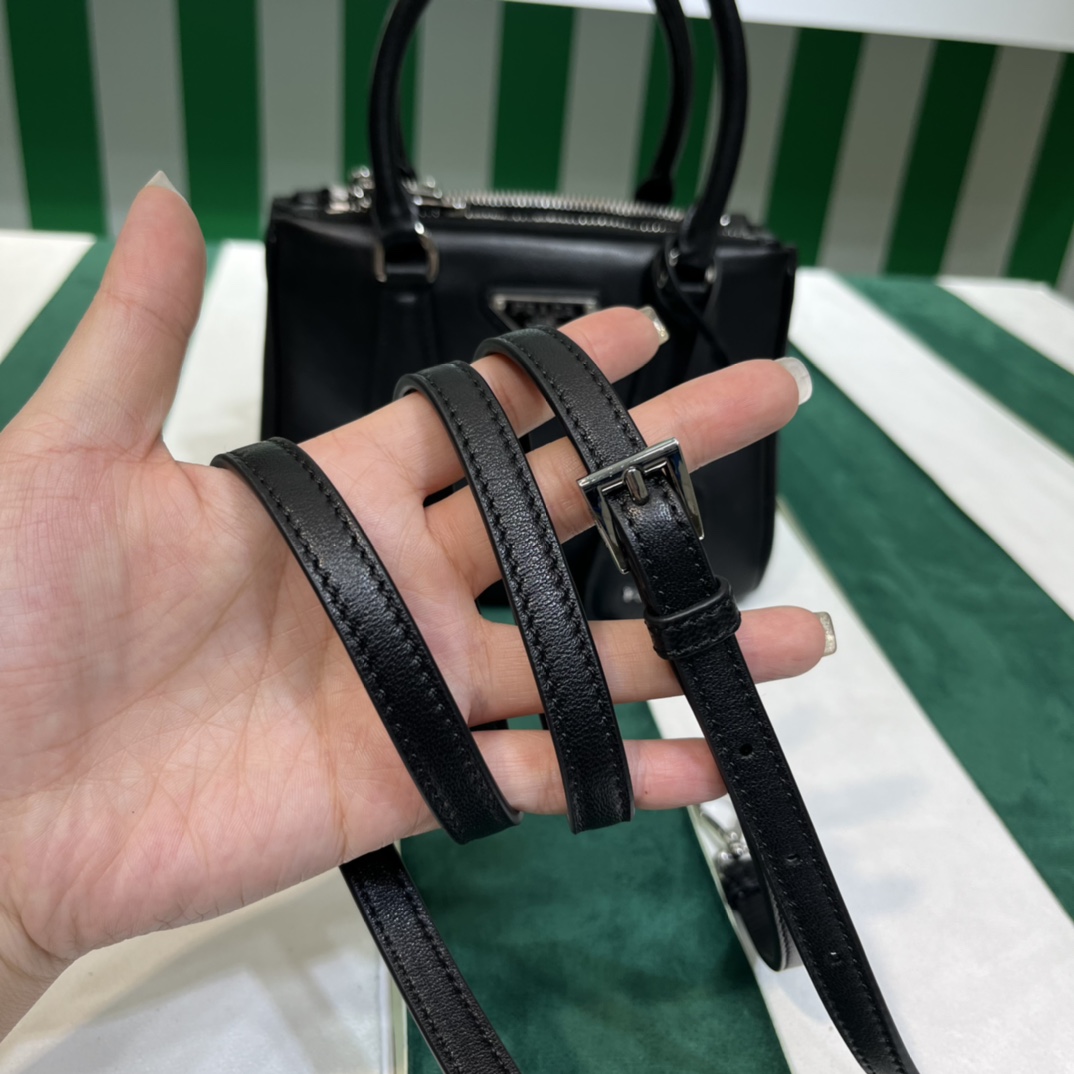 Handbags Prada 1BA906 size:20*14.5*9.5 cm - vstockx