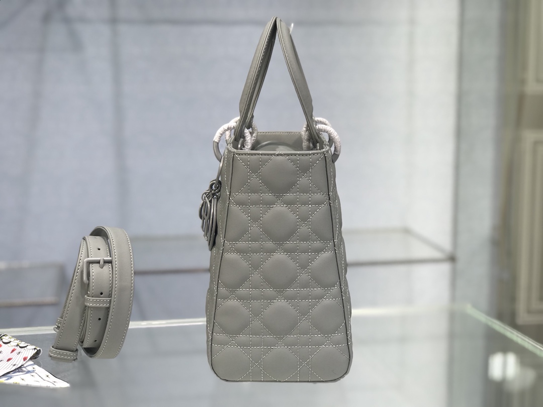 Handbag Dior 6605 size 24 cm - vstockx