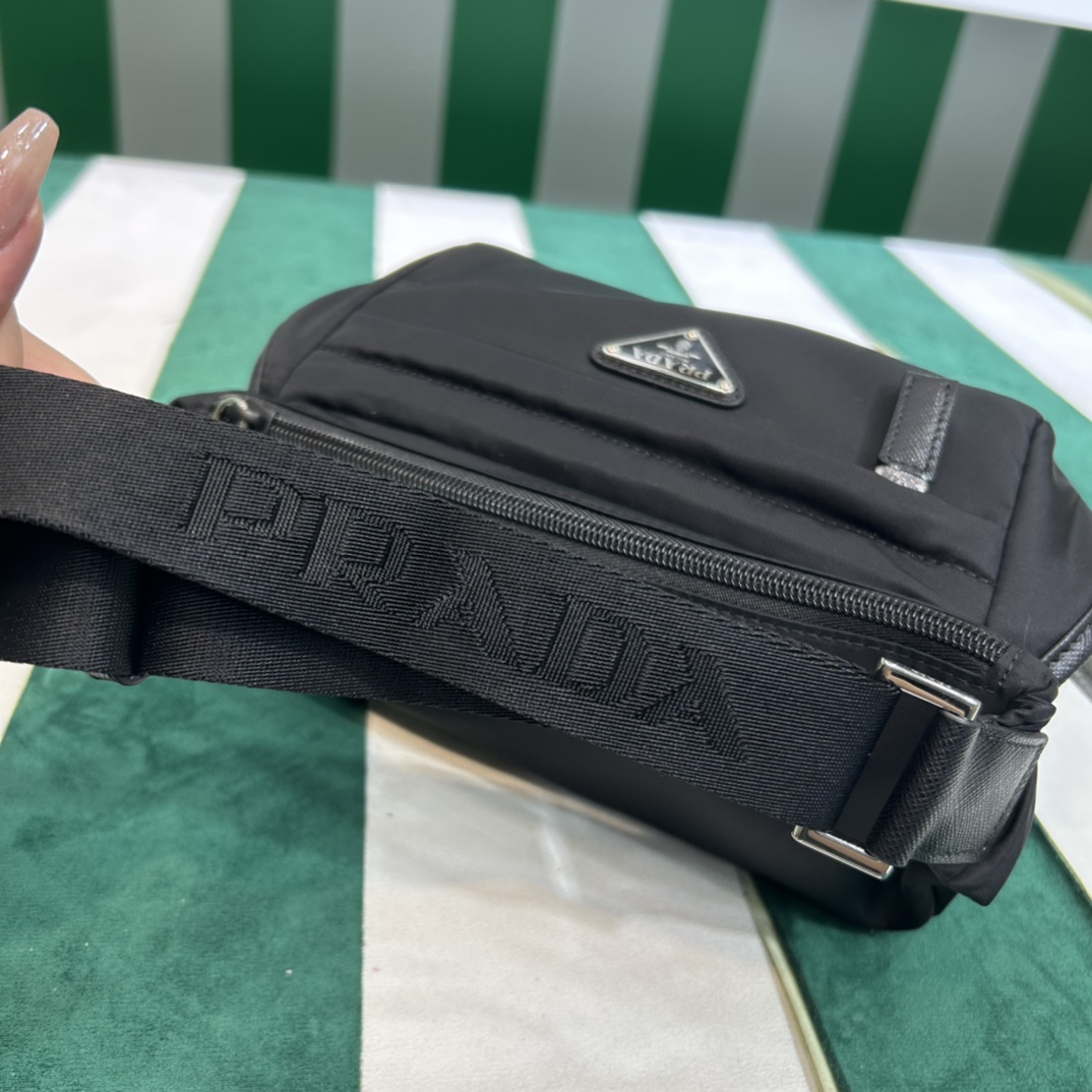 Handbags Prada 2VH171 size:20×13×9 cm - vstockx