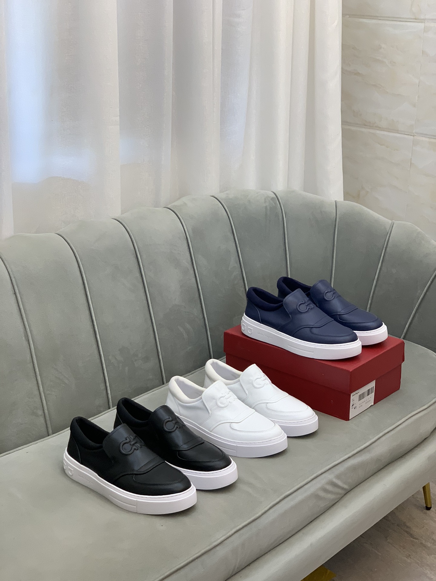 Salvatore Ferragamo Gancini Sneaker 1 - vstockx