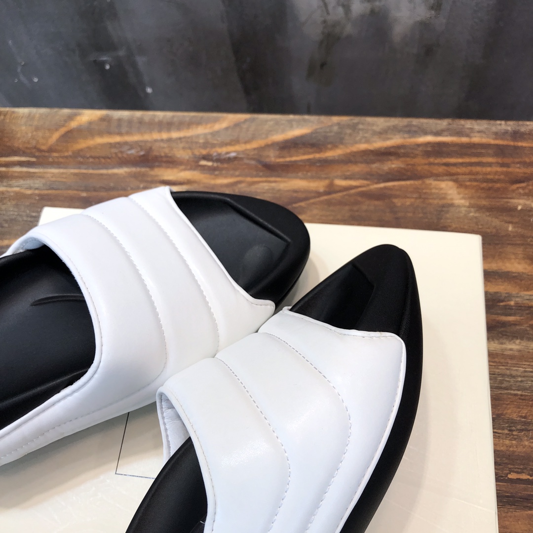 Balmain Quilted leather B-IT mules 17 - vstockx