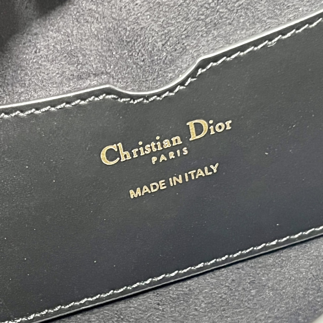 Handbag Dior 9260 size 22.5  12.5  6.5 cm - vstockx