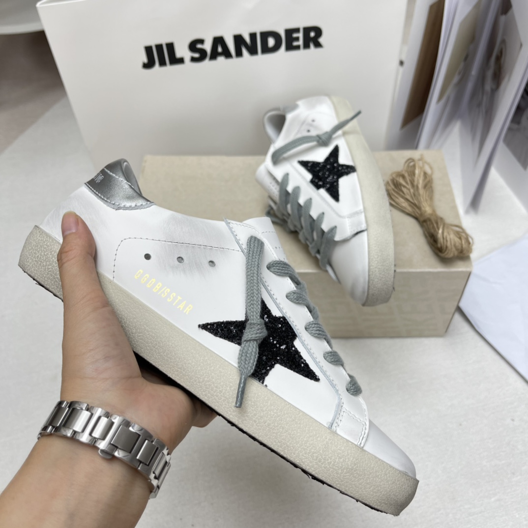 Golden Goose Superstar distressed-finish sneakers 27 - vstockx