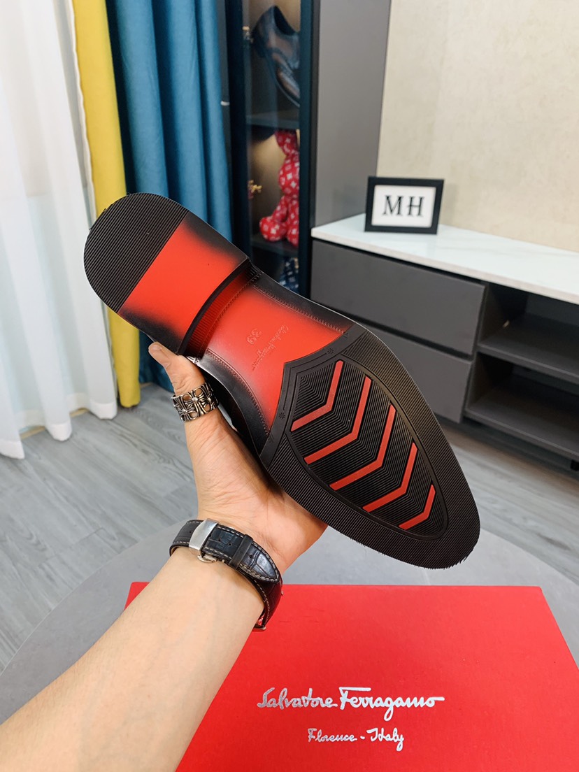 Salvatore Ferragamo Boots 39 - vstockx