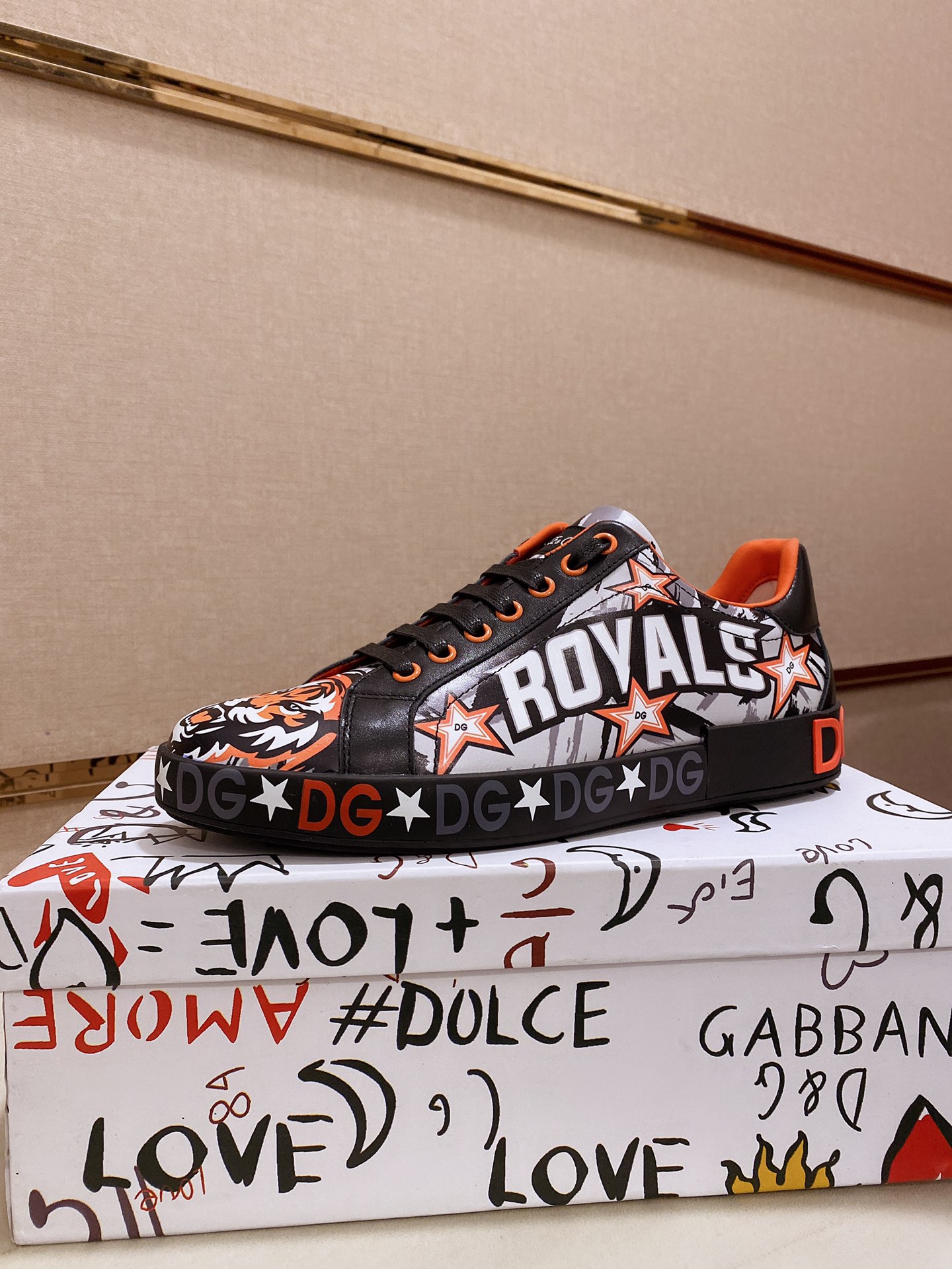 Dolce & Gabbana Low Tops Sneakers 132 - vstockx