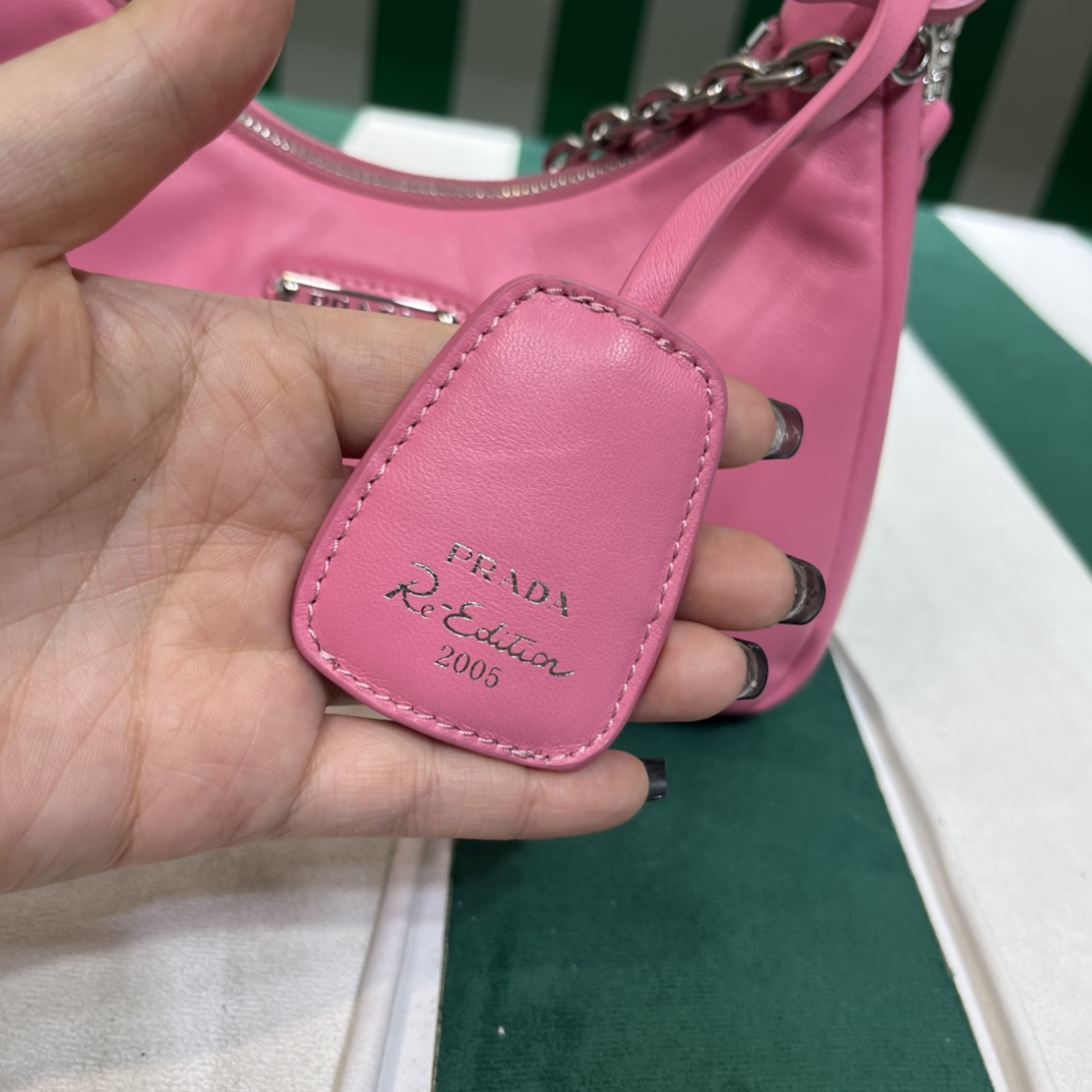Handbags Prada 1BH240 size:22*12*6 cm - vstockx