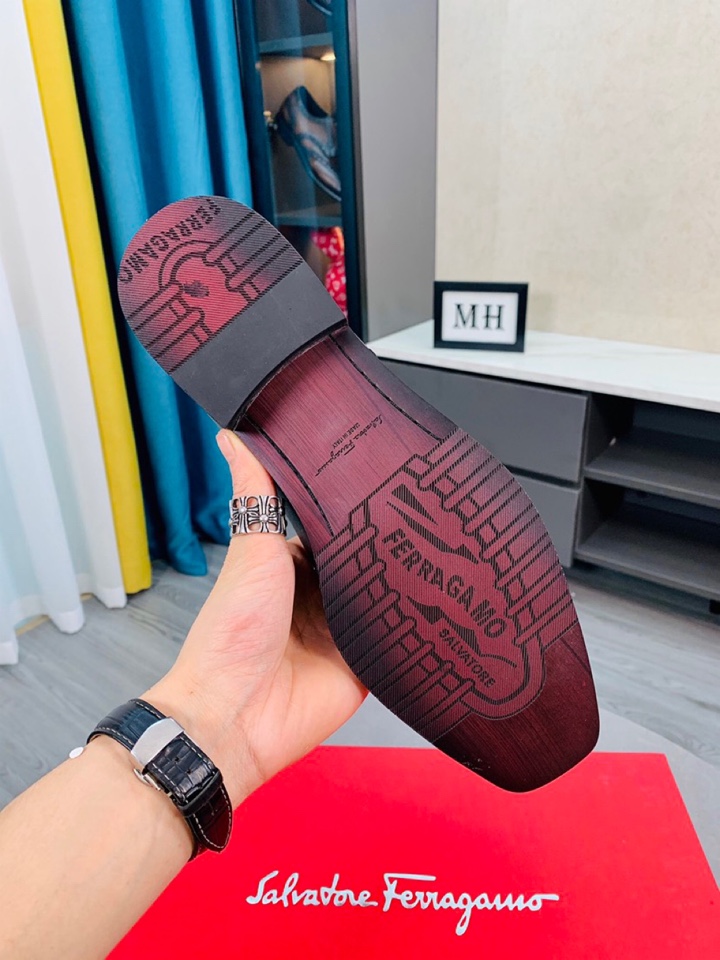 Salvatore Ferragamo Boots 22 - vstockx