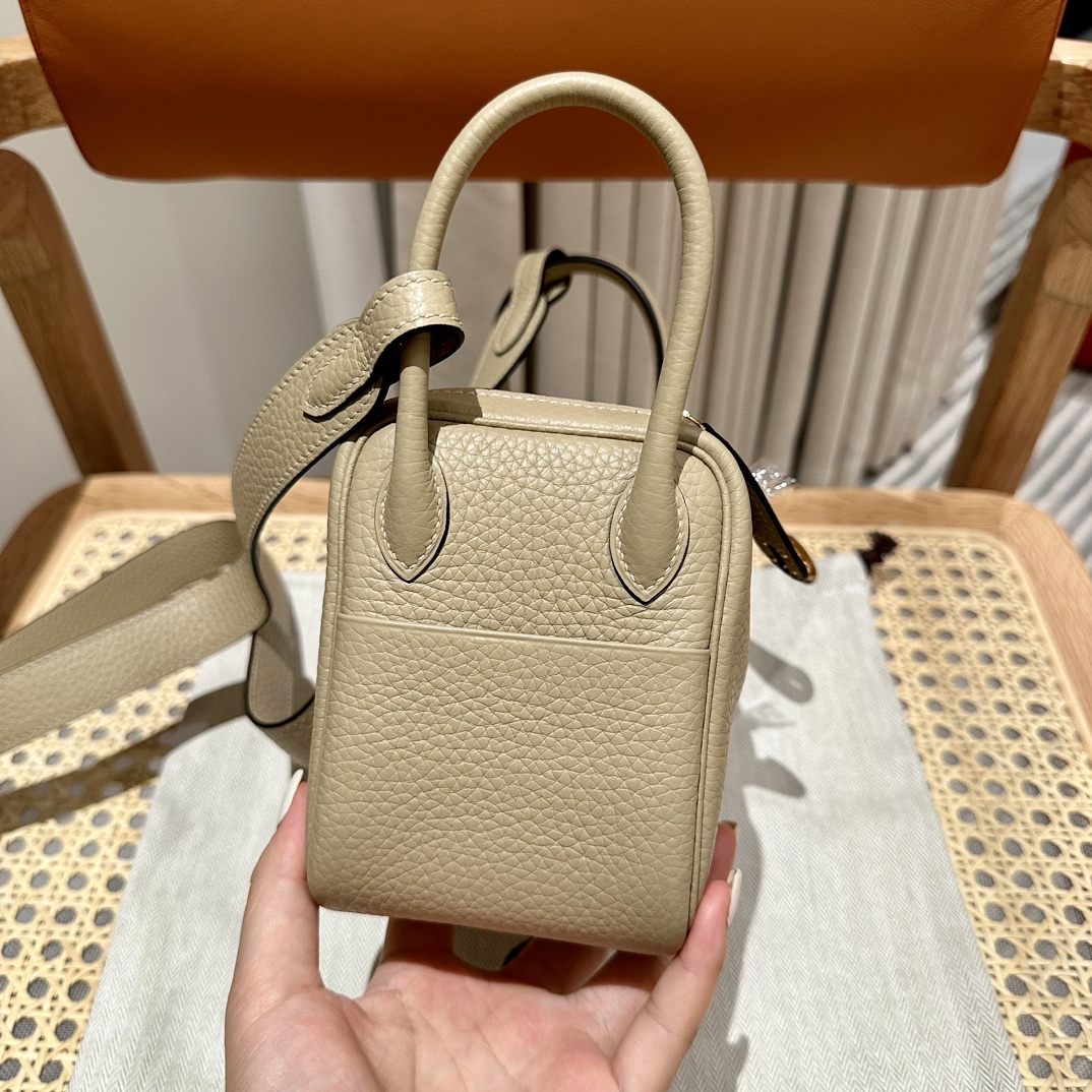 Handbags Hermes mini Lindy size:19 cm - vstockx