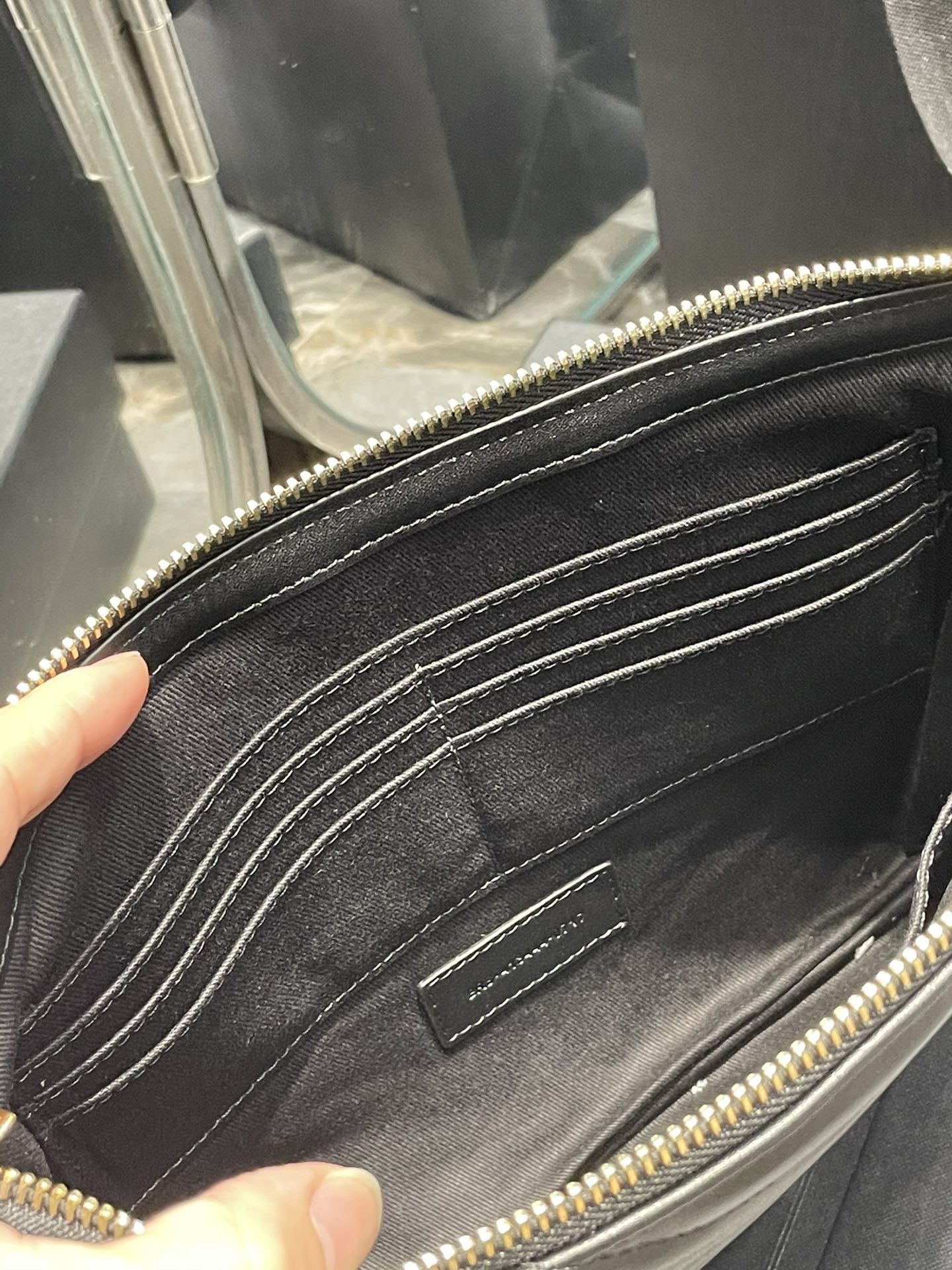 Handbags SAINT LAURENT 413444 size 30  21.5  2 cm - vstockx
