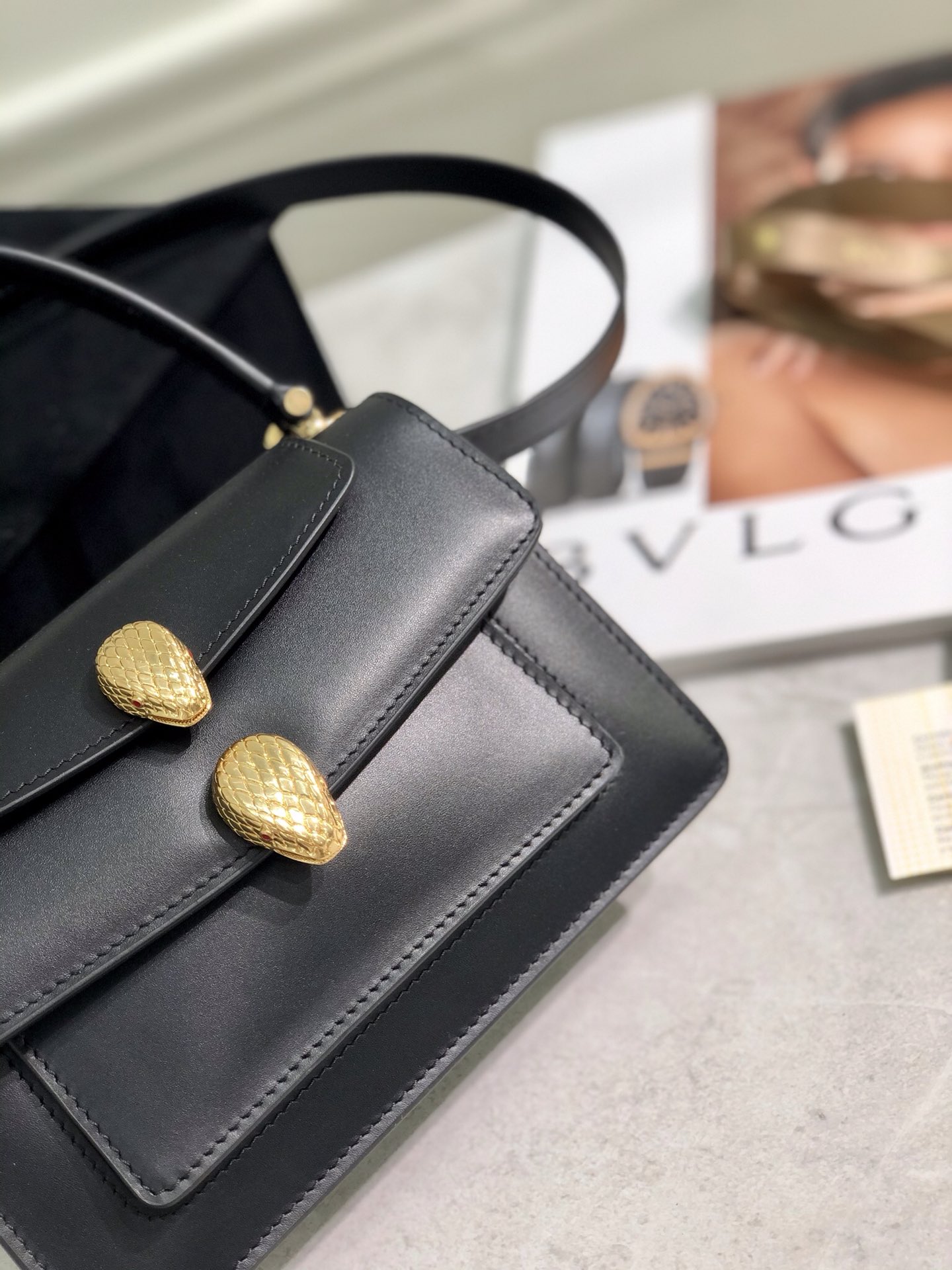 Handbags Bvlgari 288739 size:18.5*13*6.5 cm - vstockx