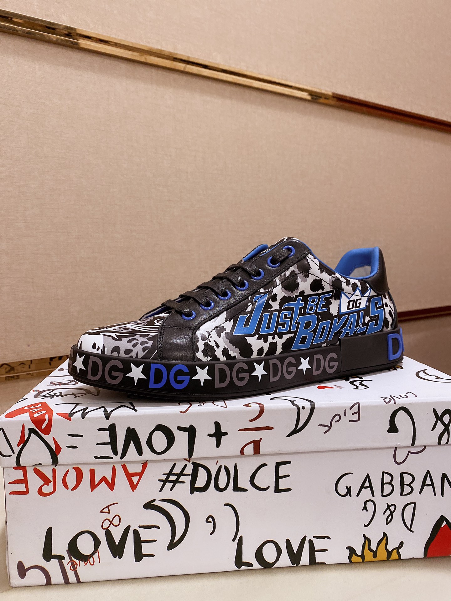 Dolce & Gabbana Low Tops Sneakers 133 - vstockx