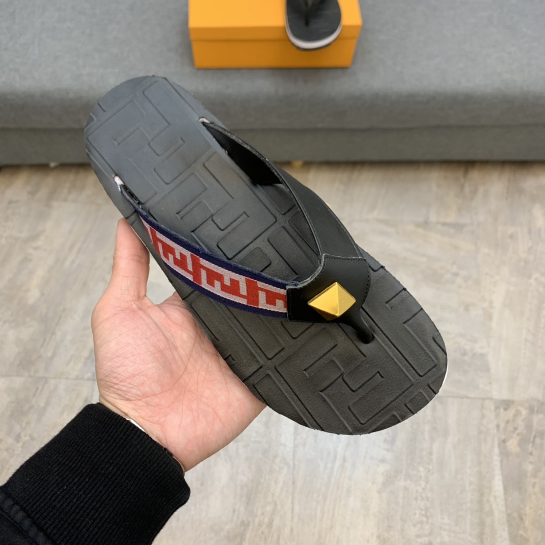 Fendi Slides 26 - vstockx