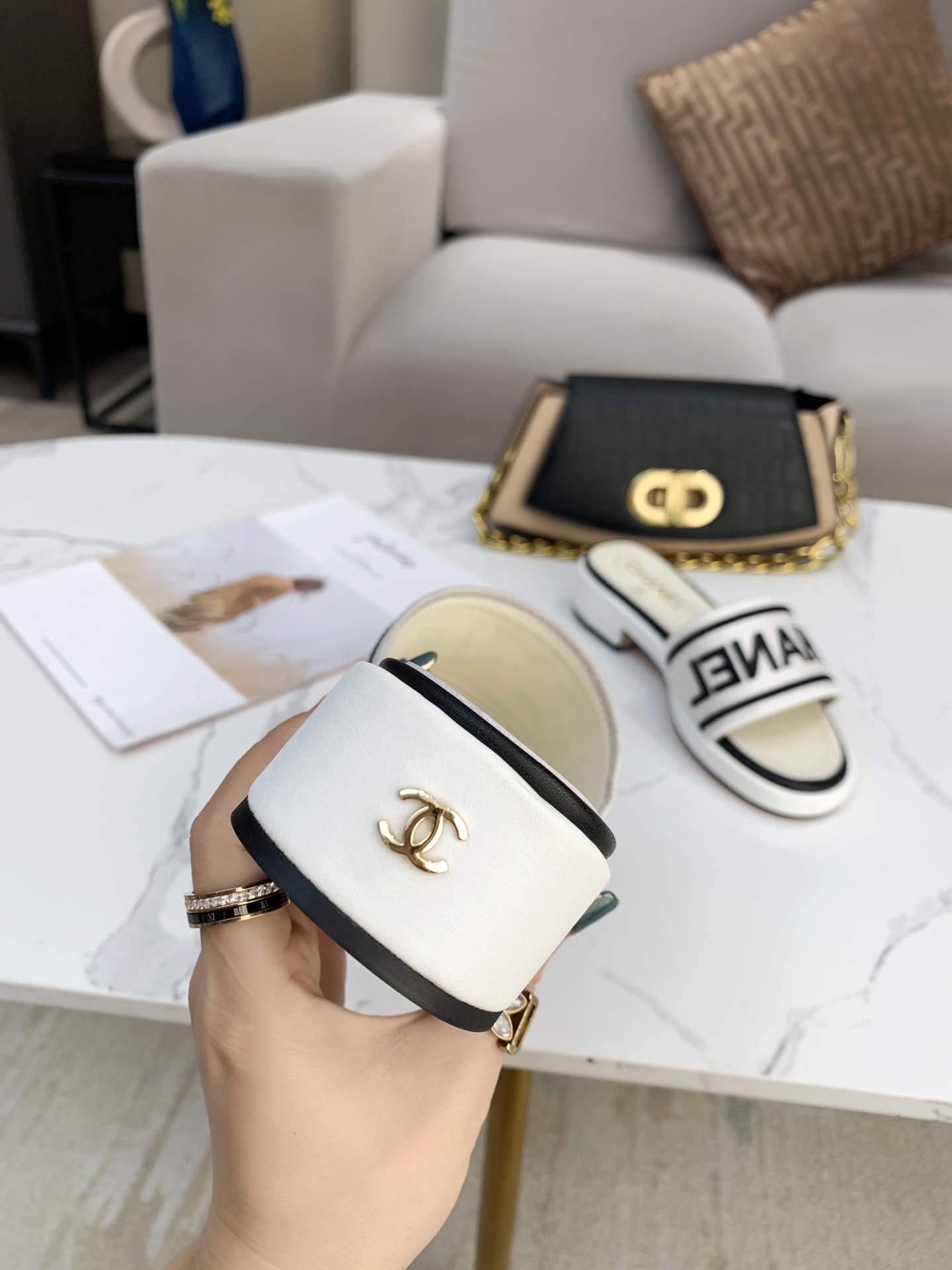 Chanel Slides 19 - vstockx