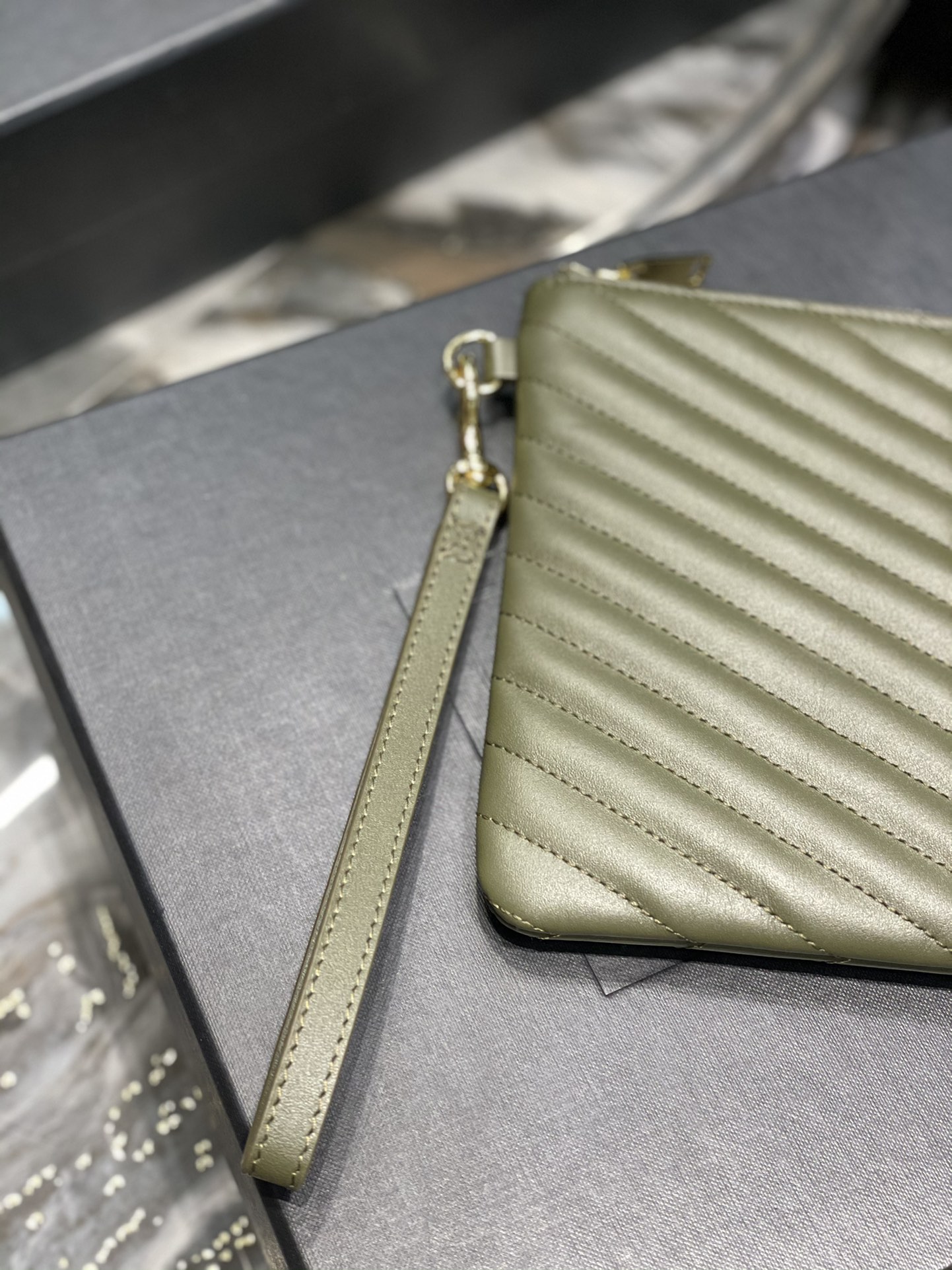 Handbags SAINT LAURENT 379039 size 24  17.5  1.5 cm - vstockx