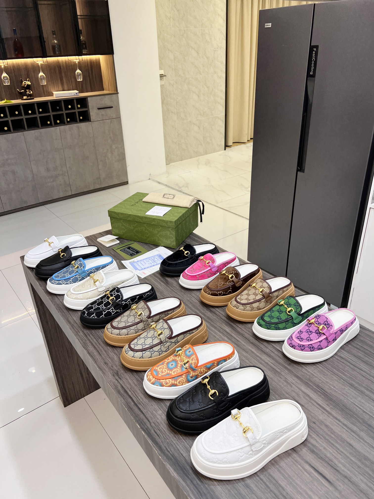 Gucci Women's WOMEN 6 - vstockx