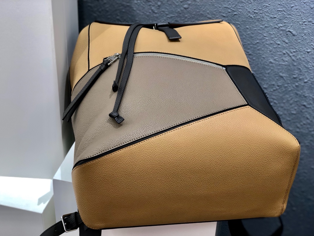 Handbags LOEWE ykk size:33x44.5x19 cm - vstockx