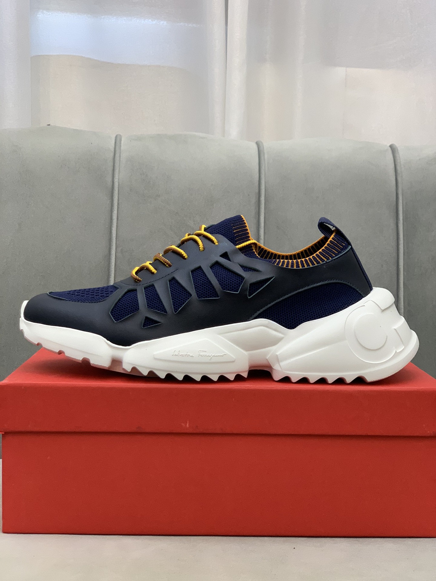 Salvatore Ferragamo Low Top Sneaker 1 - vstockx