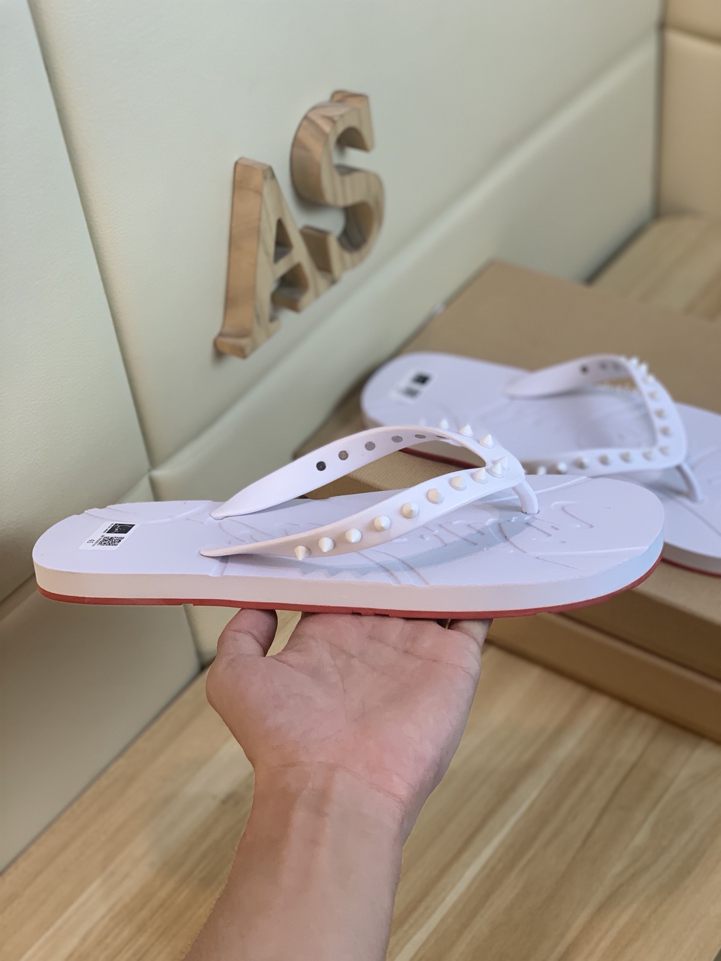 Christian Louboutin Loubi Flip Flat 3 - vstockx