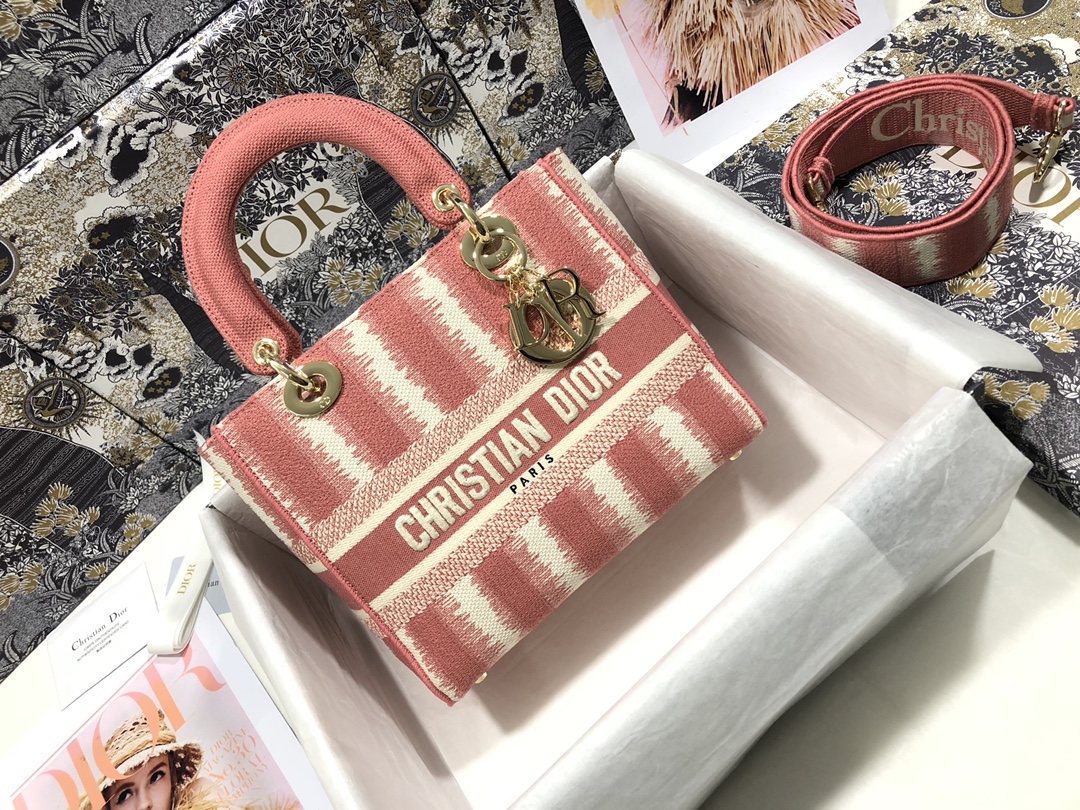 Handbag Dior M0565 size 24 x 20 x 11 cm - vstockx