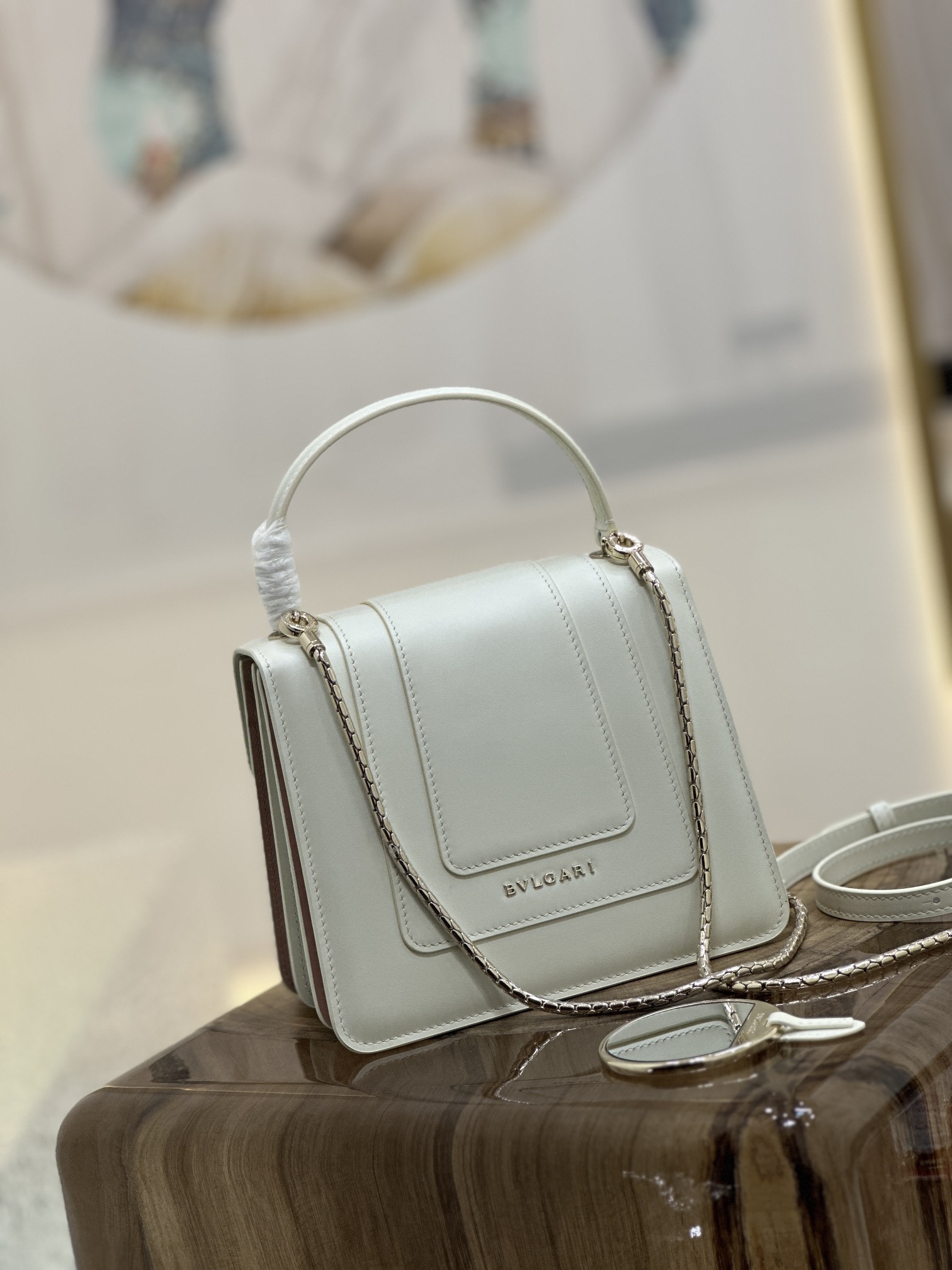 Handbags Bvlgari 38329 size:18*16*9 cm - vstockx