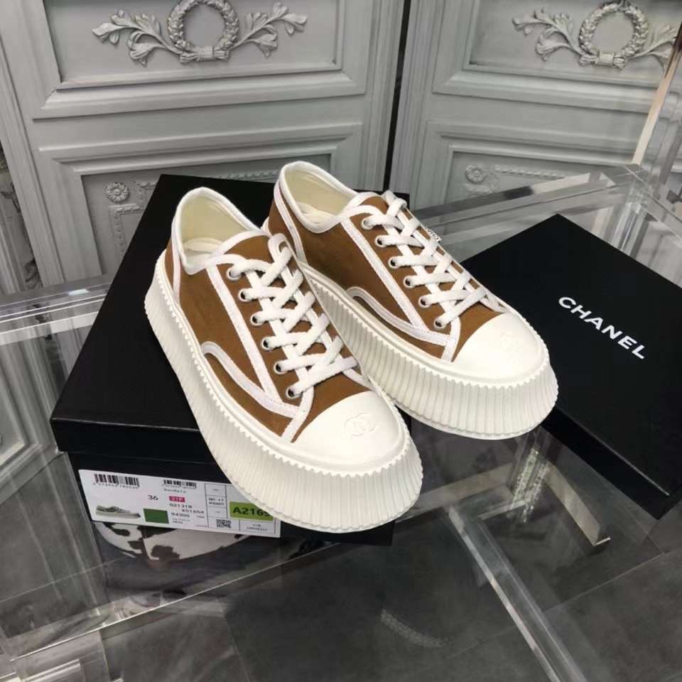 Chanel Platform Sneaker 30 - vstockx