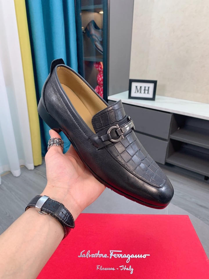 Salvatore Ferragamo Boots 35 - vstockx