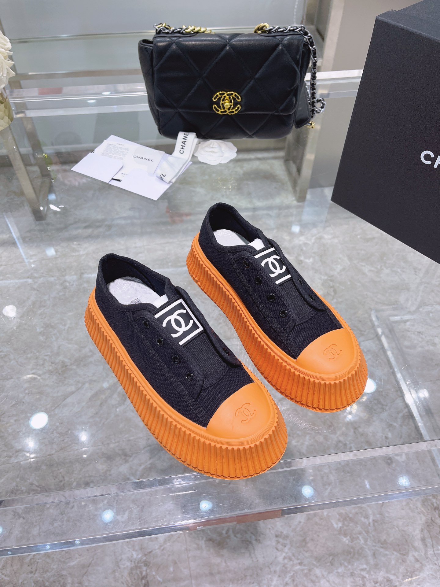 Chanel Platform Sneaker 15 - vstockx