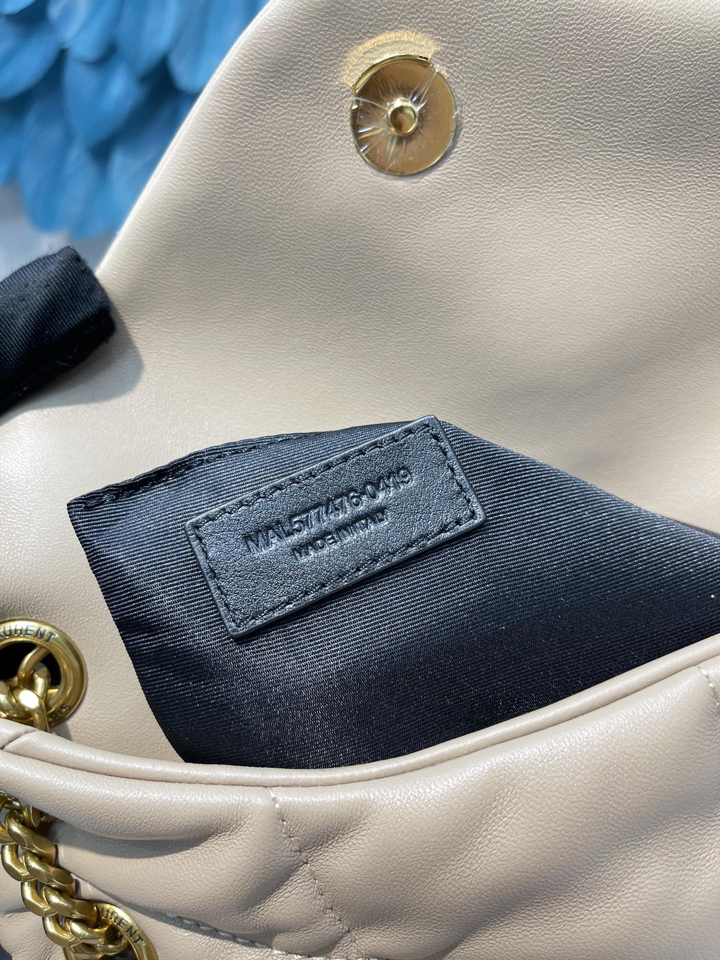 Handbags SAINT LAURENT 577476 size 29x17x11 cm - vstockx