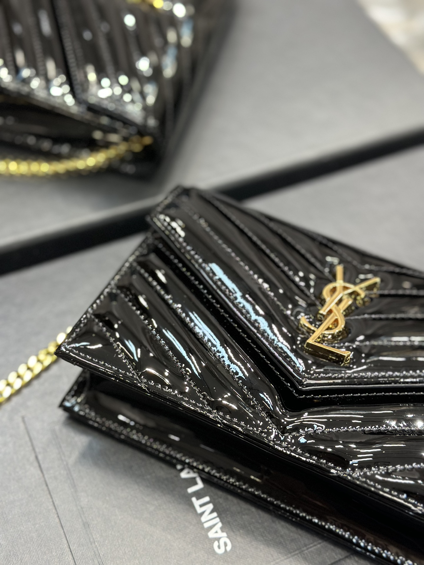 Handbags SAINT LAURENT 393953 size 19x11.5x4 cm - vstockx