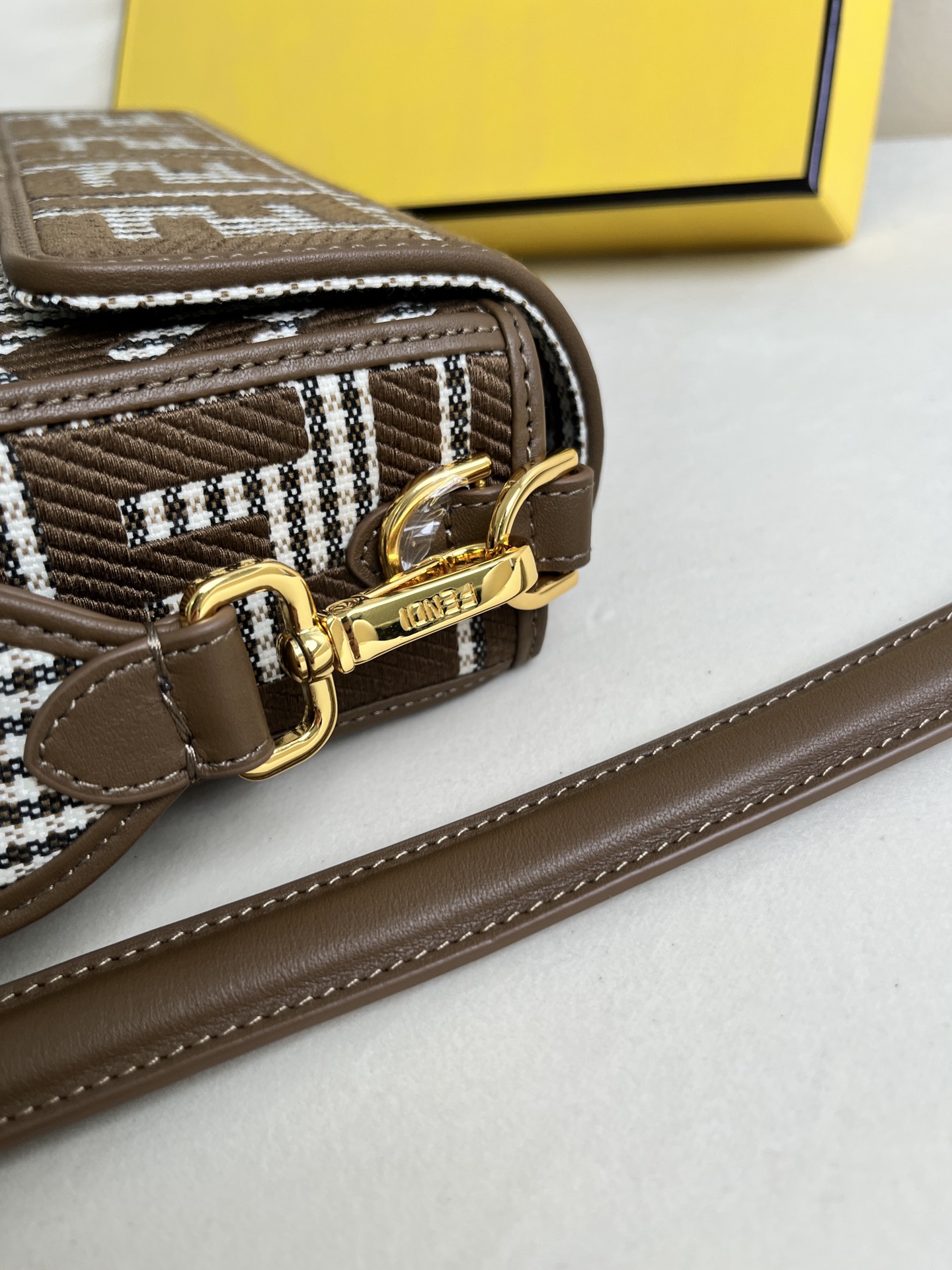 handbags FENDI 0159 size:26*5*15cm - vstockx