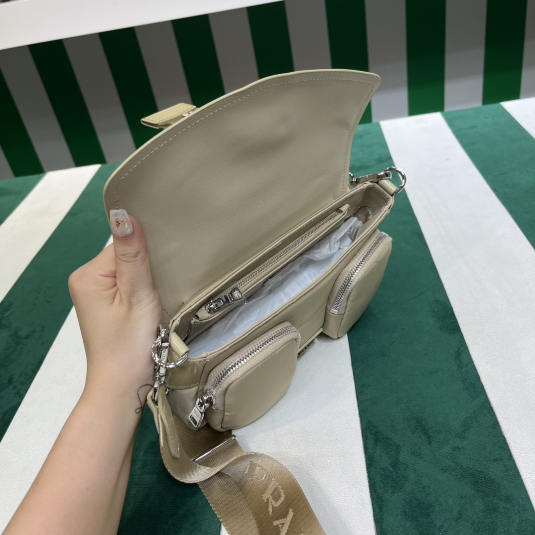 Handbags Prada 1BD295 size:22*7.5*14 cm - vstockx