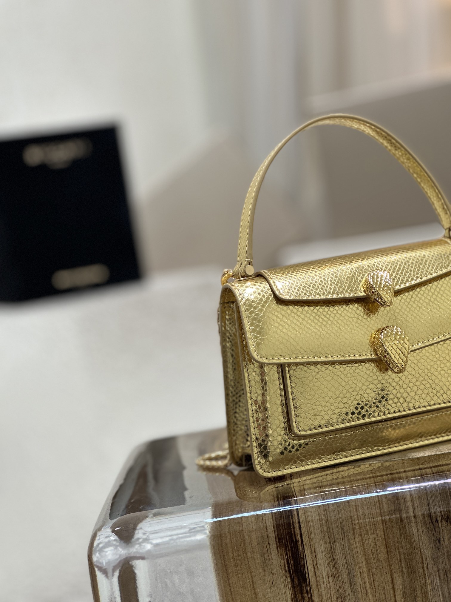 Handbags Bvlgari 288739 size:18.5*13*6.5 cm - vstockx