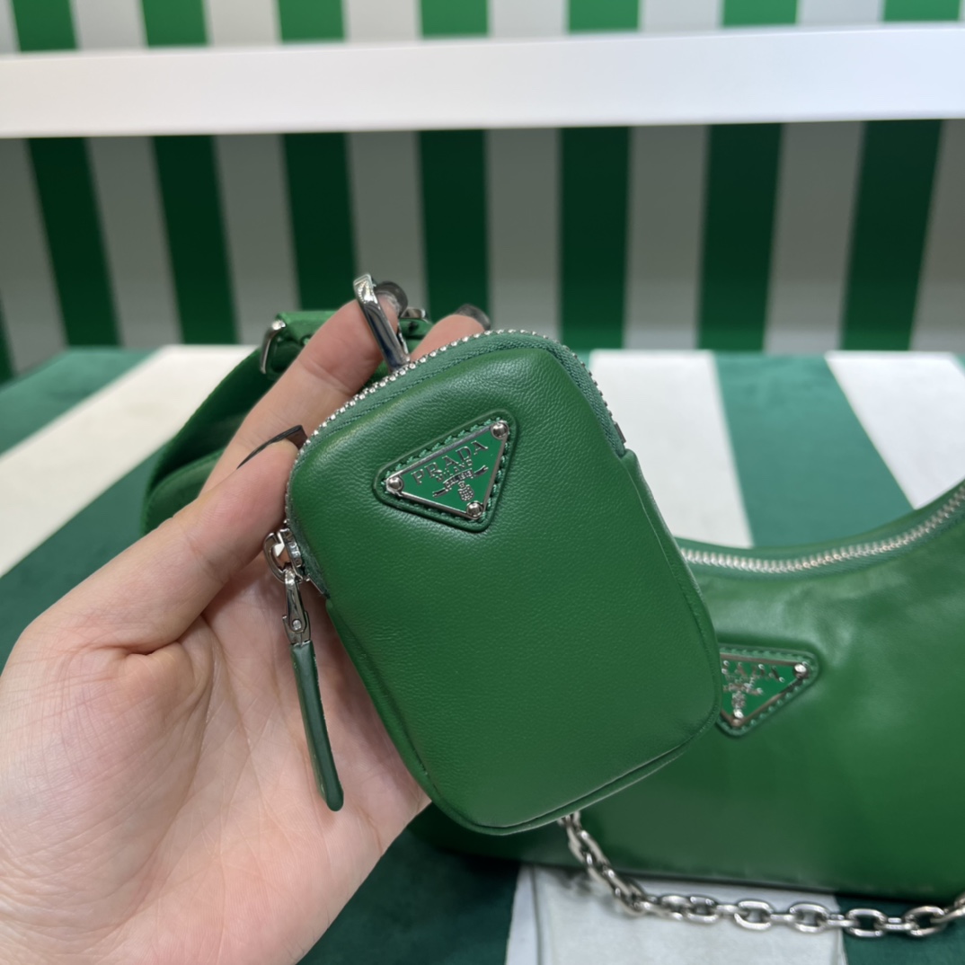 Handbags Prada 1BH240 size:22*12*6 cm - vstockx