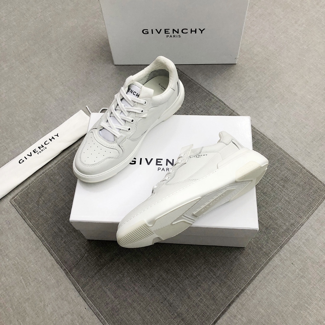 Givenchy Wing Sneakers 3 - vstockx