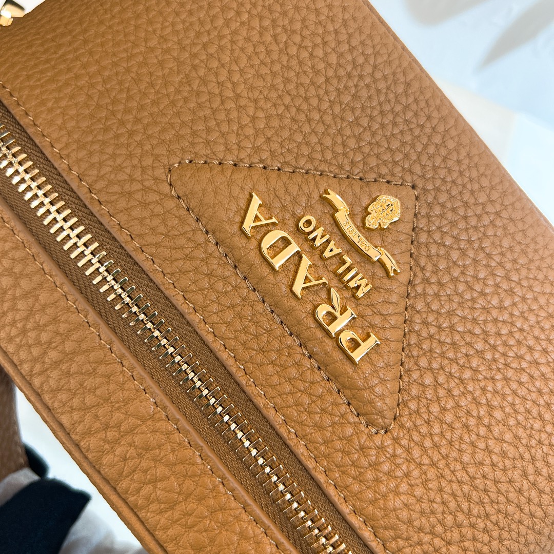 handbags prada 1BH202 18*11.5*7.5 - vstockx