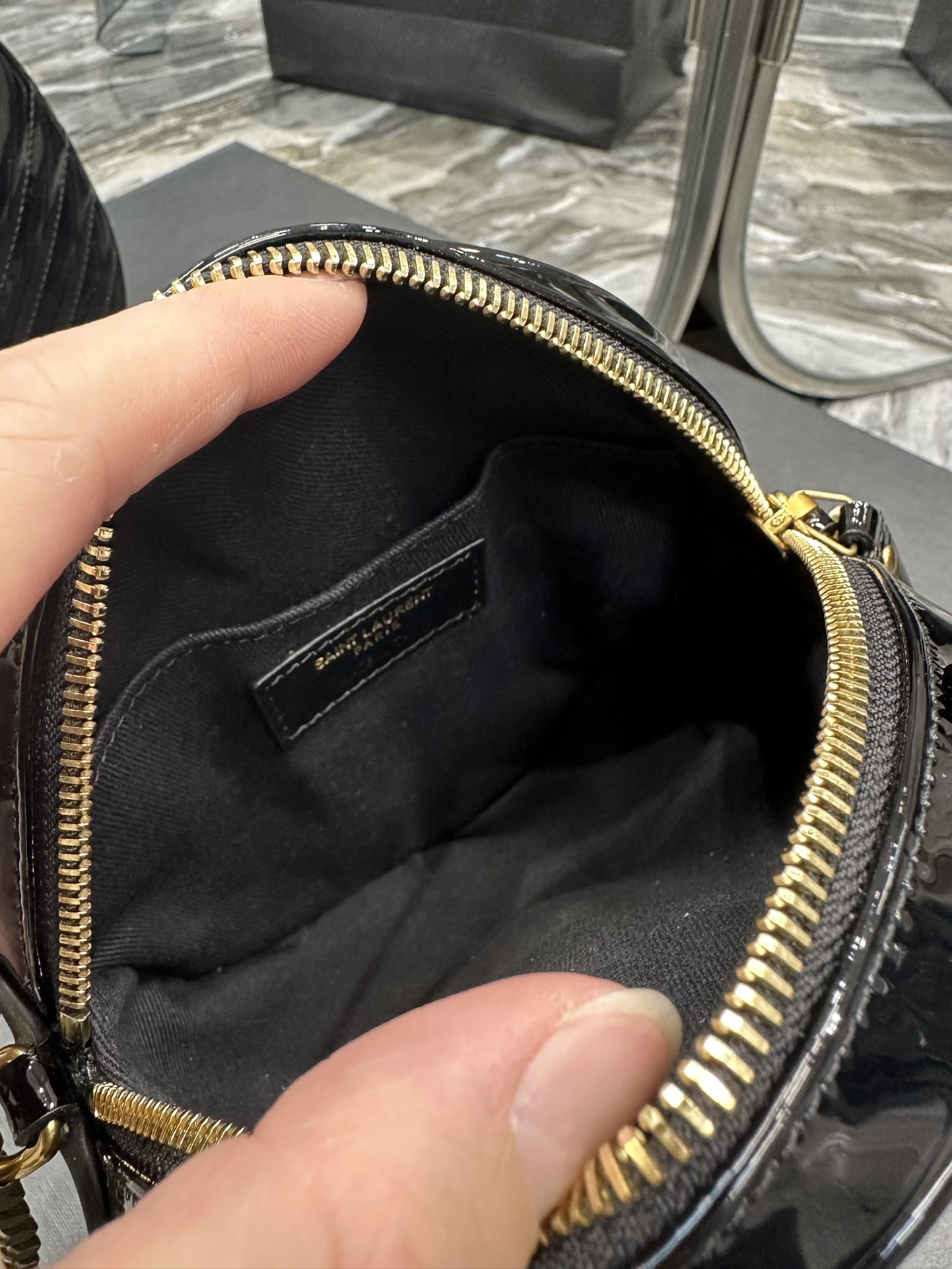 Handbags SAINT LAURENT 610436 size 17x17x5.5 cm - vstockx