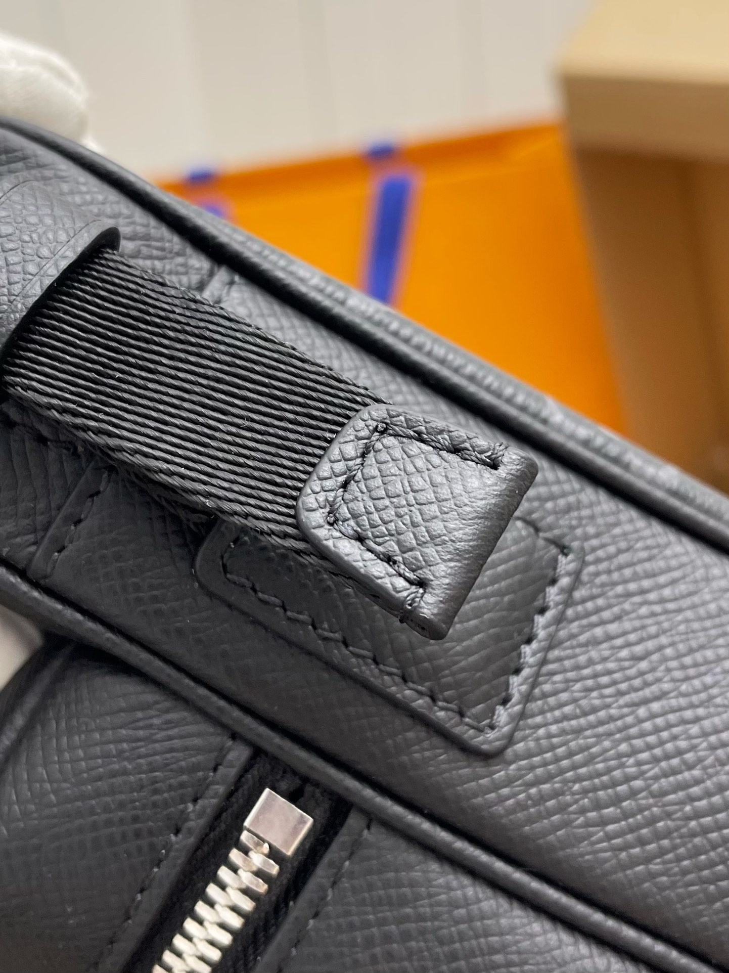 Handbags Louis Vuitton M30233 size:26*20*10.5 cm - vstockx