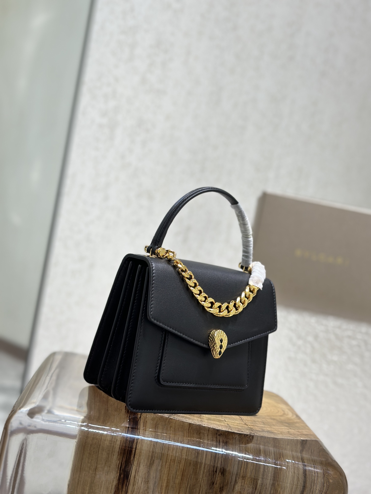 Handbags Bvlgari 290762 size:18*15*9.5 cm - vstockx