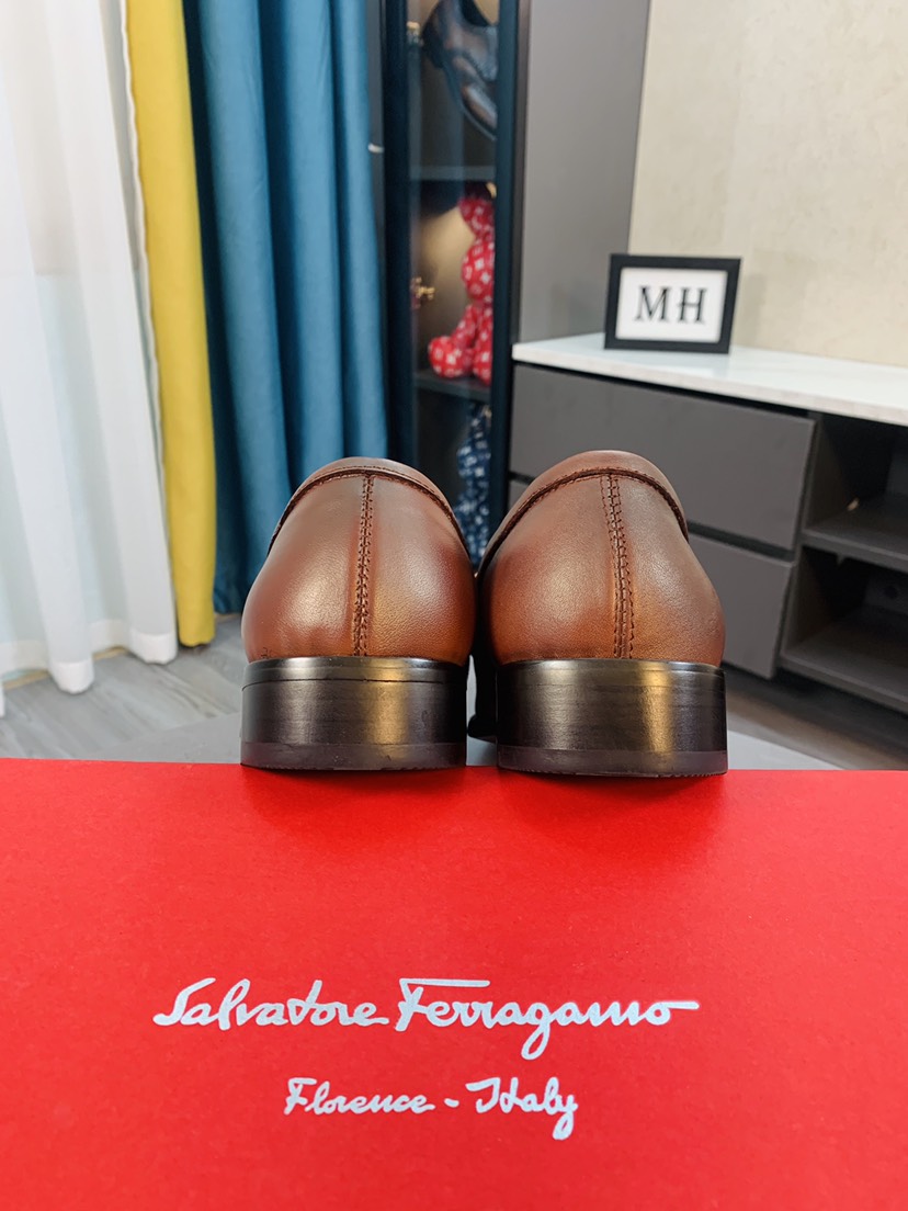 Salvatore Ferragamo Boots 37 - vstockx