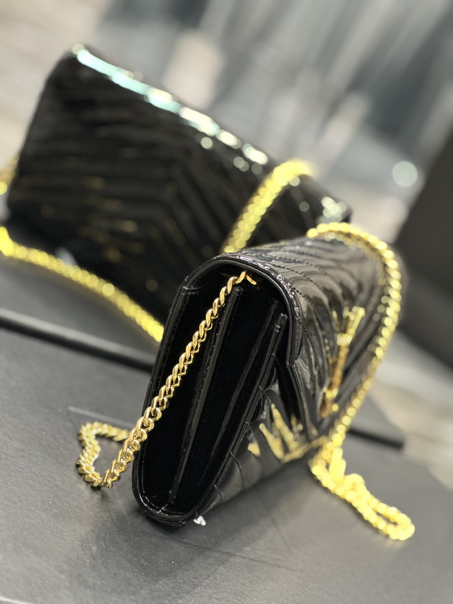 Handbags SAINT LAURENT 377828 size 22.5x14x4 cm - vstockx