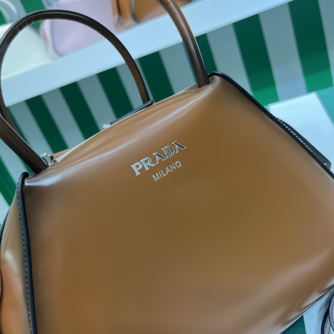 Handbags Prada 1BA366 size:25.5*18*13 cm - vstockx